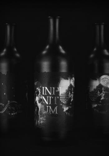 Infinitum-Einetikett-schwarz-weiß